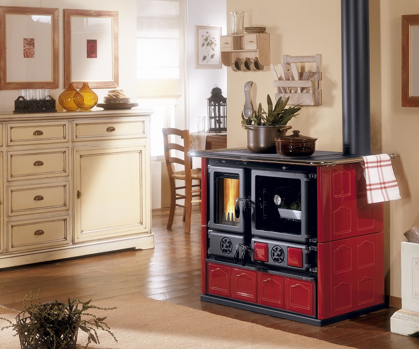 Sporák ROSA 4.0 maiolica Nordica 6,5 kW,krb, který topí, vaří a peče.